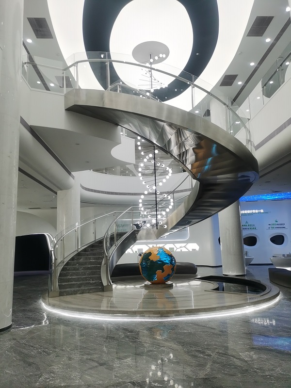 廣州生物島燃石醫學院旋轉樓梯玻璃護欄項目